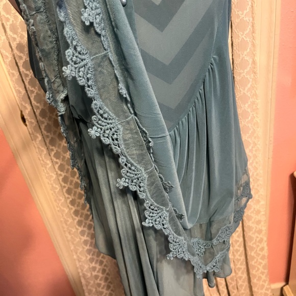 Top - Picture 3 of 6